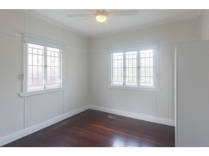 358 Nursery Road, Holland Park QLD 4121