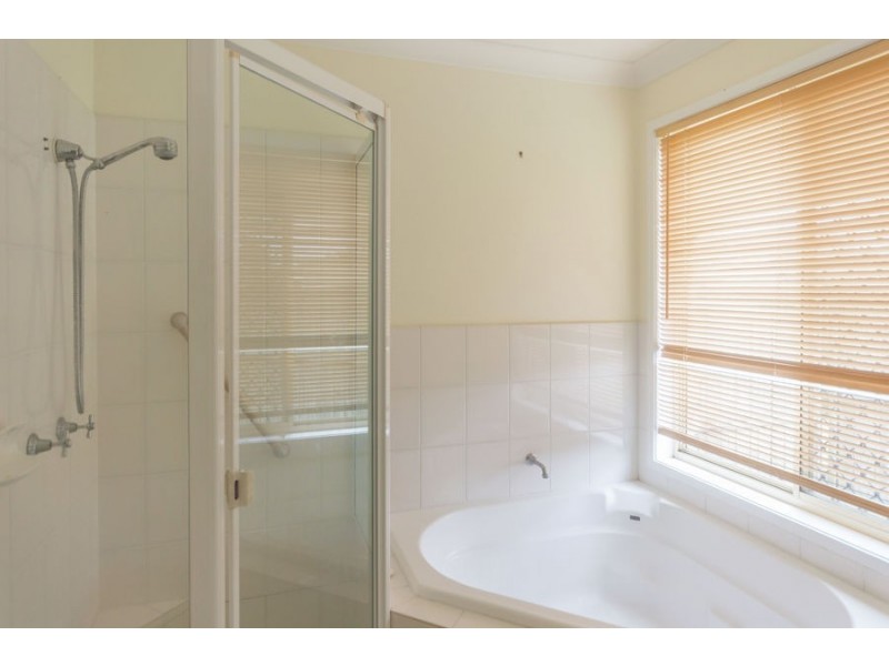 2 Beaufort Court, Calamvale QLD 4116