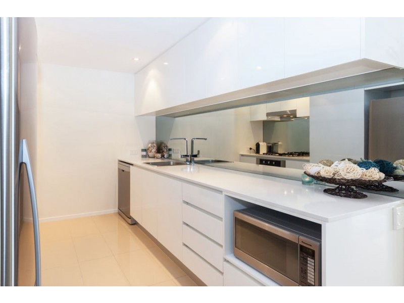409/15 Compass Drive, Biggera Waters QLD 4216