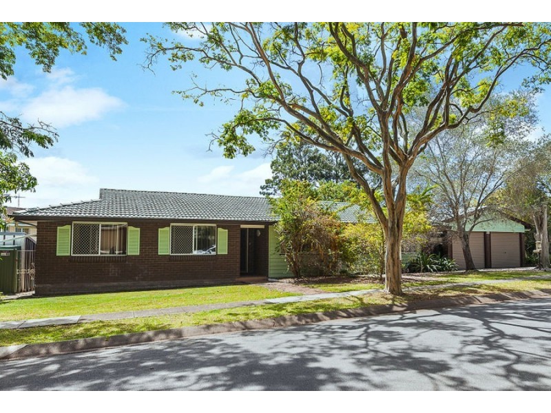 4 Melon Street, Mansfield QLD 4122