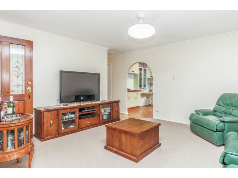 4 Melon Street, Mansfield QLD 4122