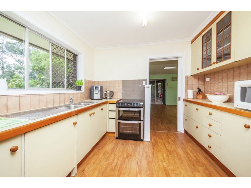 4 Melon Street, Mansfield QLD 4122