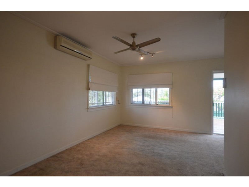 128 Wishart Road, Upper Mount Gravatt QLD 4122