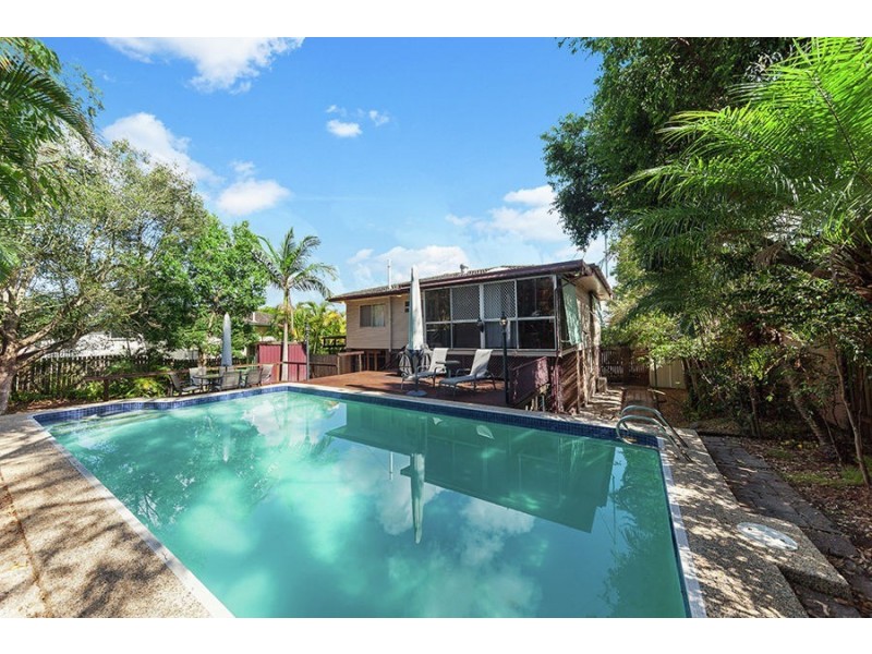 20 Handon Street, Mansfield QLD 4122