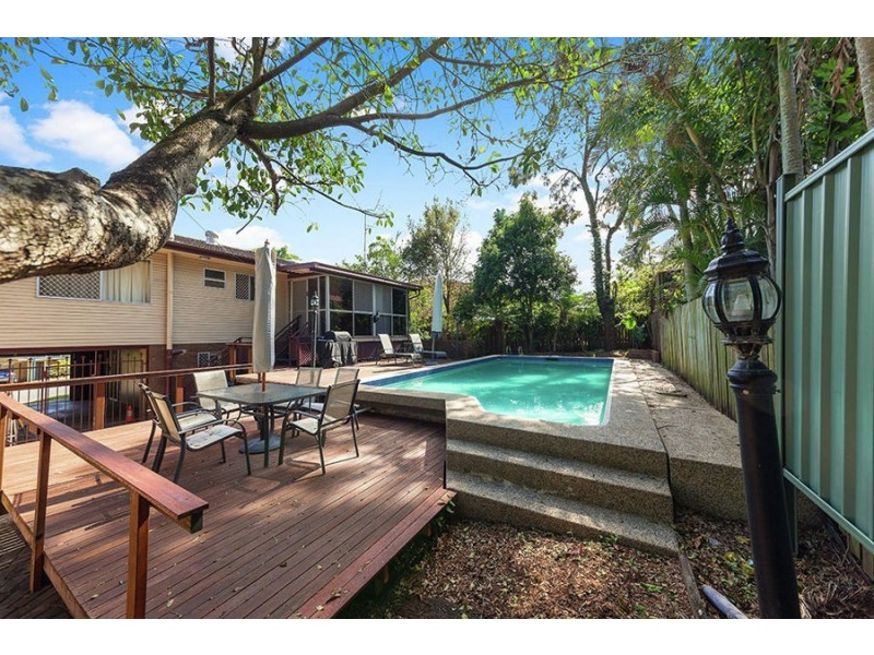 20 Handon Street, Mansfield QLD 4122