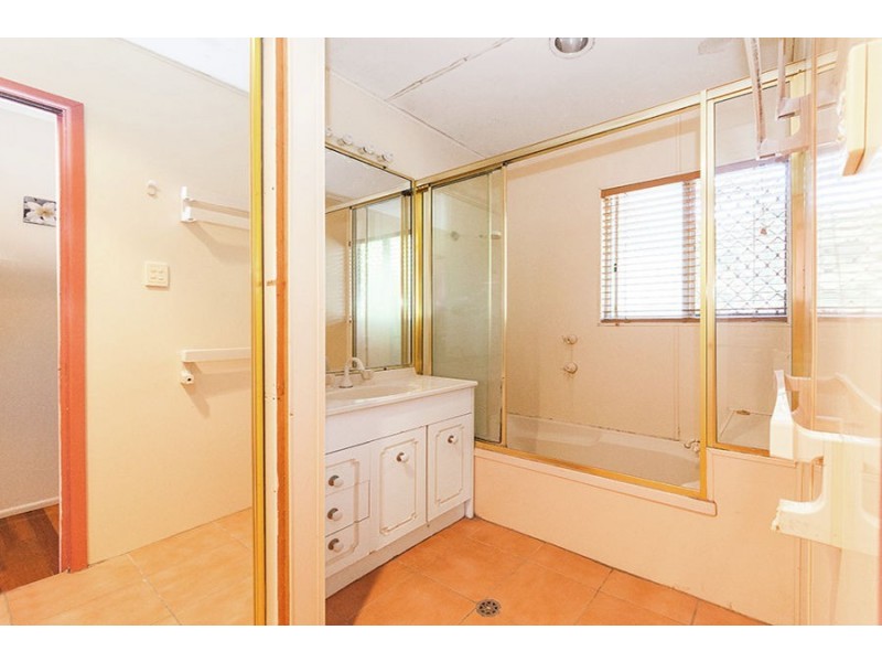 20 Handon Street, Mansfield QLD 4122