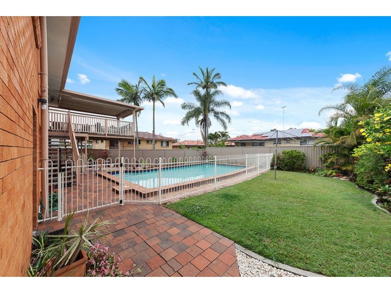 4 Colington Street, Mansfield QLD 4122