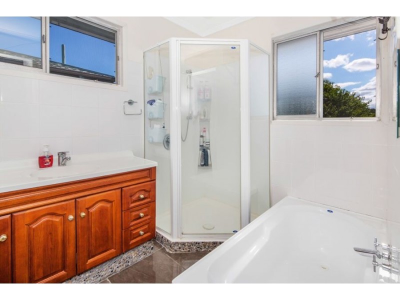 94 Mingera Street, Mansfield QLD 4122