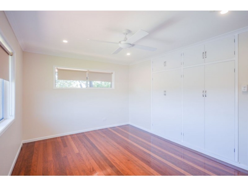 218 Broadwater Road, Mansfield QLD 4122