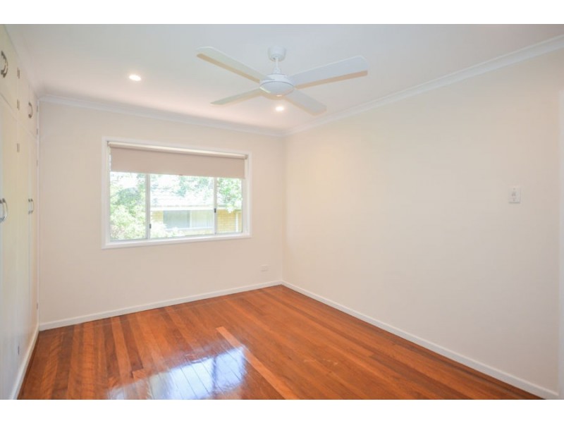 218 Broadwater Road, Mansfield QLD 4122