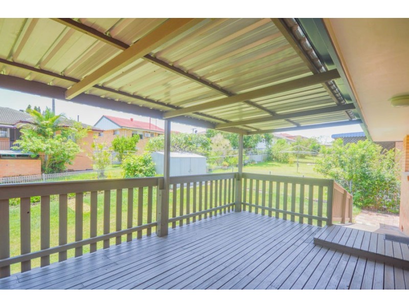 218 Broadwater Road, Mansfield QLD 4122