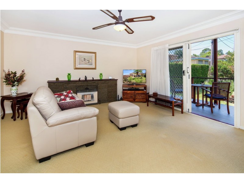 8 Dirkala Street, Mansfield QLD 4122