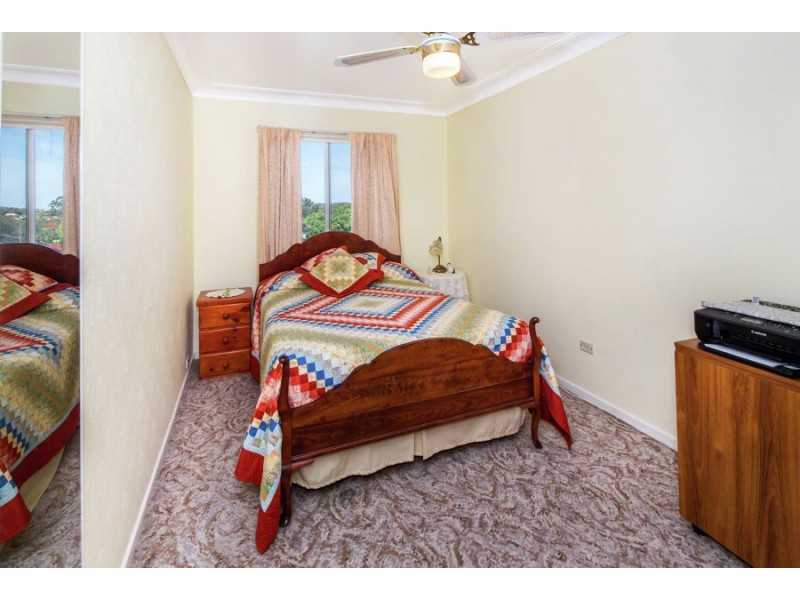 8 Dirkala Street, Mansfield QLD 4122