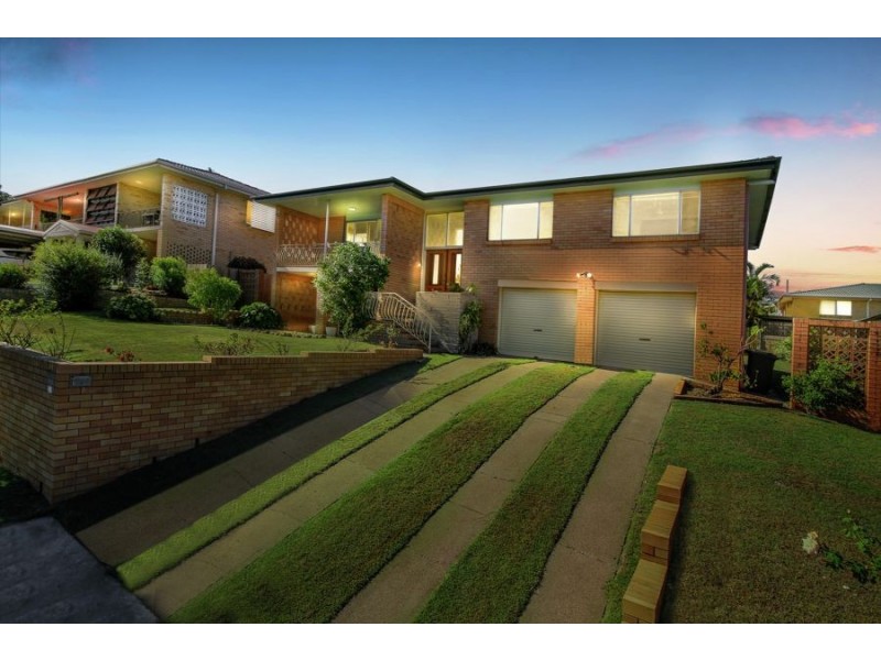 26 Tandanya Street, Mansfield QLD 4122