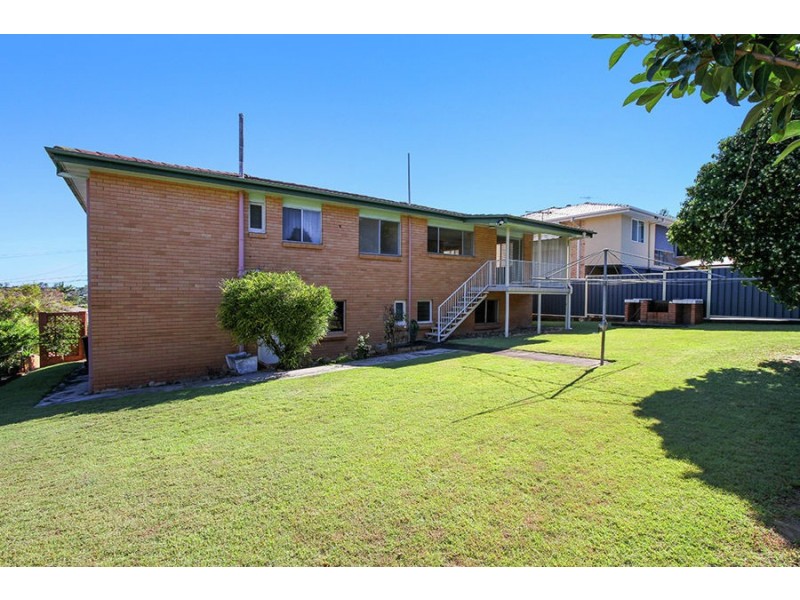 26 Tandanya Street, Mansfield QLD 4122