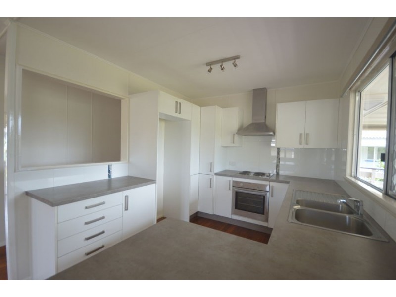 8 Roby Street, Wynnum QLD 4178