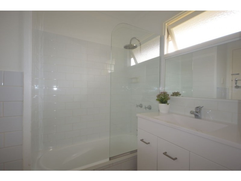 8 Roby Street, Wynnum QLD 4178