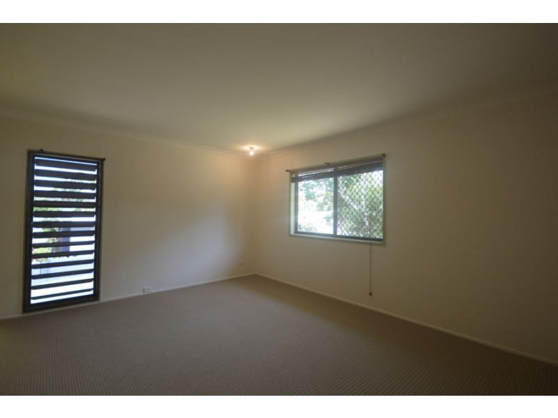 7 Suffolk Street, Wishart QLD 4122