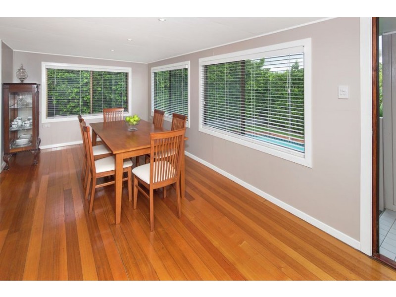 26 Pareena Crescent, Mansfield QLD 4122