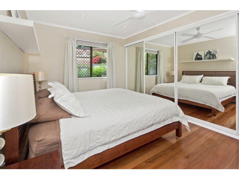 26 Pareena Crescent, Mansfield QLD 4122