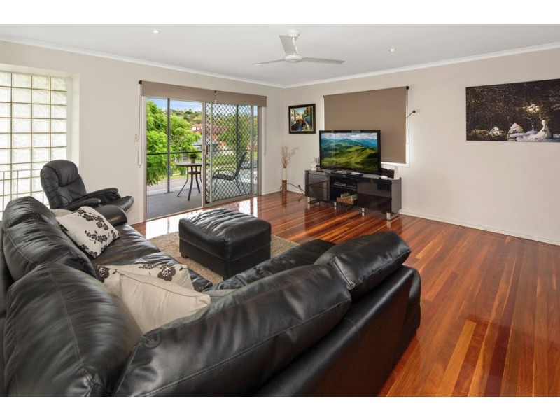 67 Greenmeadow Road, Mansfield QLD 4122