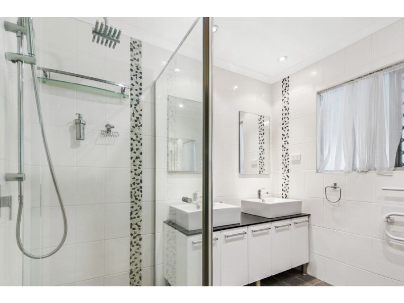 67 Greenmeadow Road, Mansfield QLD 4122