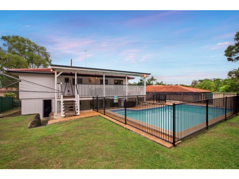 67 Greenmeadow Road, Mansfield QLD 4122