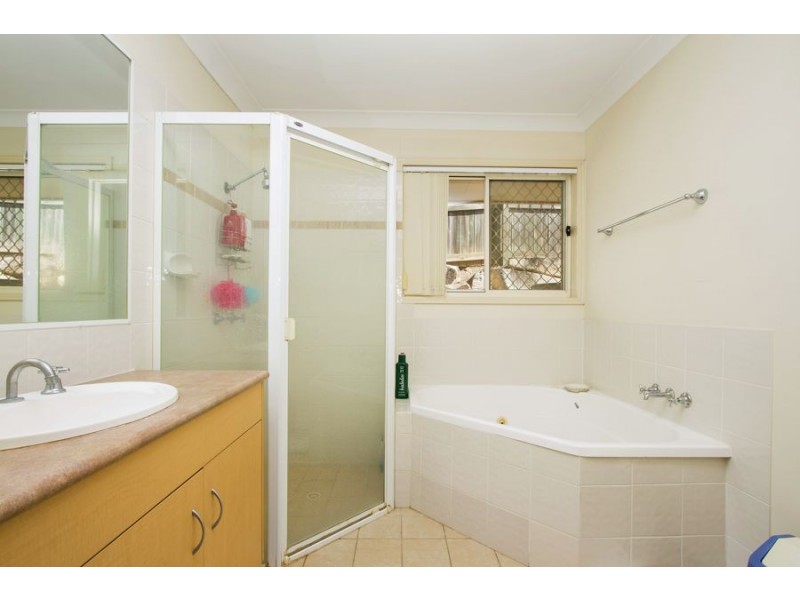 16 Puccini Place, Mackenzie QLD 4156