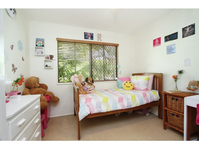 23 Danina Street, Mansfield QLD 4122