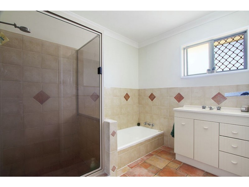 23 Danina Street, Mansfield QLD 4122