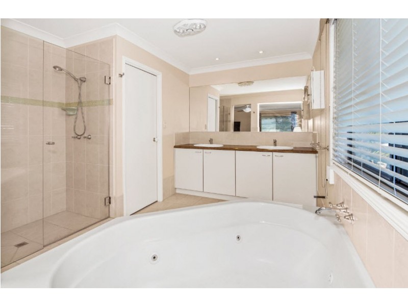 24 Banksia Place, Mount Gravatt East QLD 4122