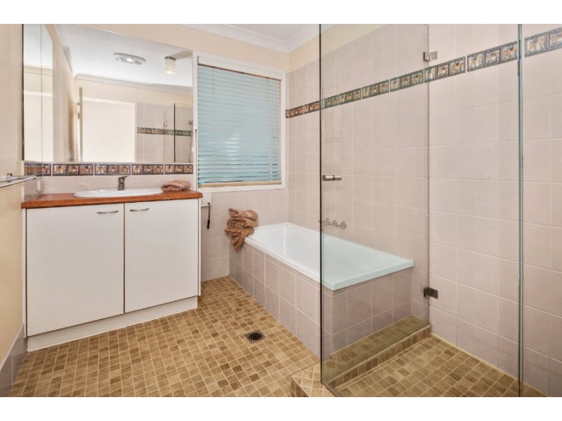 24 Banksia Place, Mount Gravatt East QLD 4122