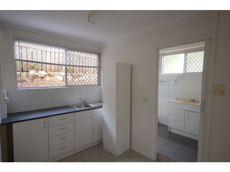 32 Pareena Crescent, Mansfield QLD 4122