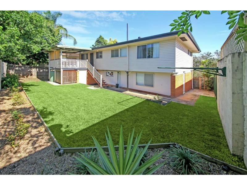 88 Pareena Crescent, Mansfield QLD 4122