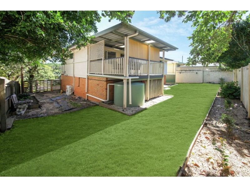 88 Pareena Crescent, Mansfield QLD 4122