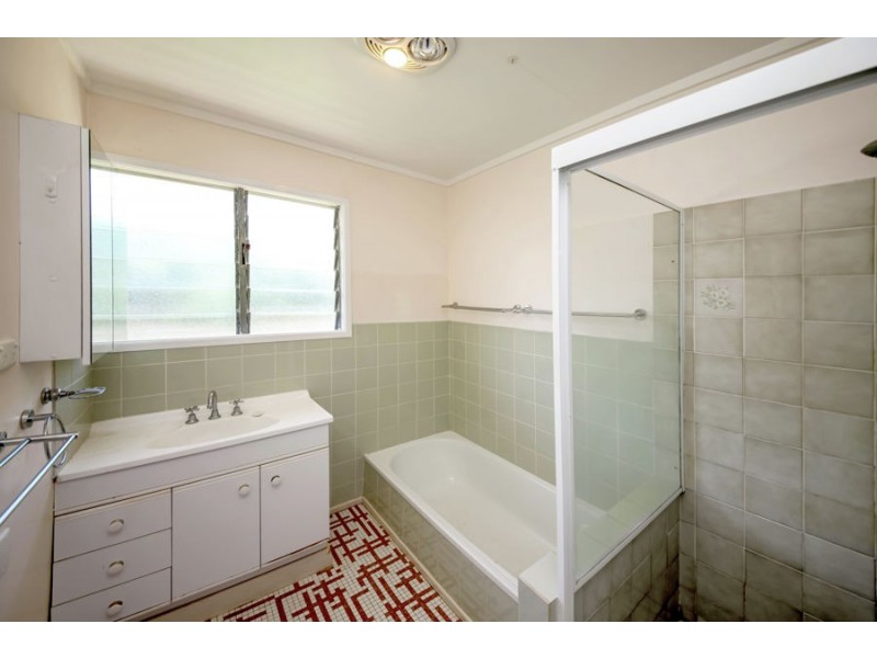 88 Pareena Crescent, Mansfield QLD 4122