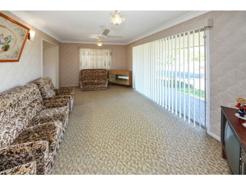 214 Broadwater Road, Mansfield QLD 4122
