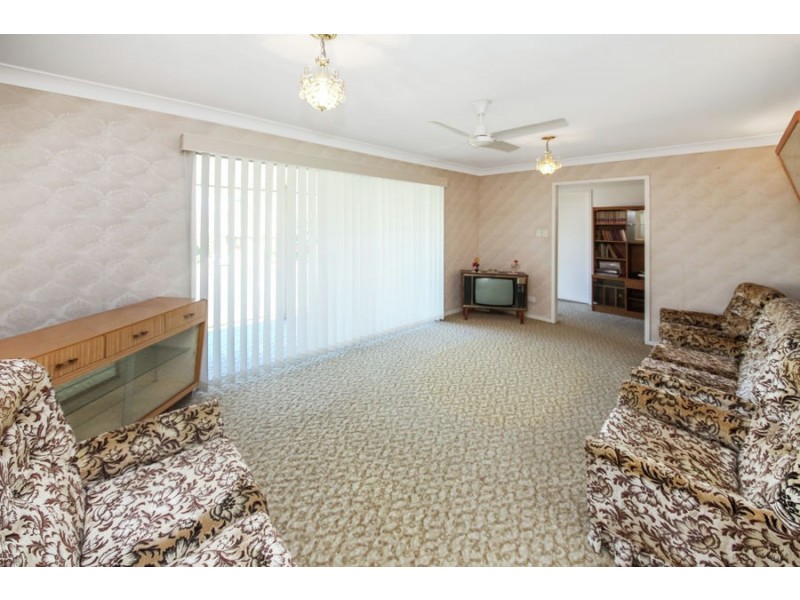 214 Broadwater Road, Mansfield QLD 4122