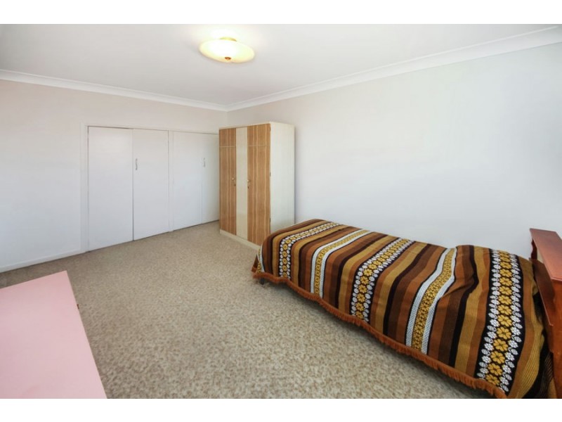 214 Broadwater Road, Mansfield QLD 4122