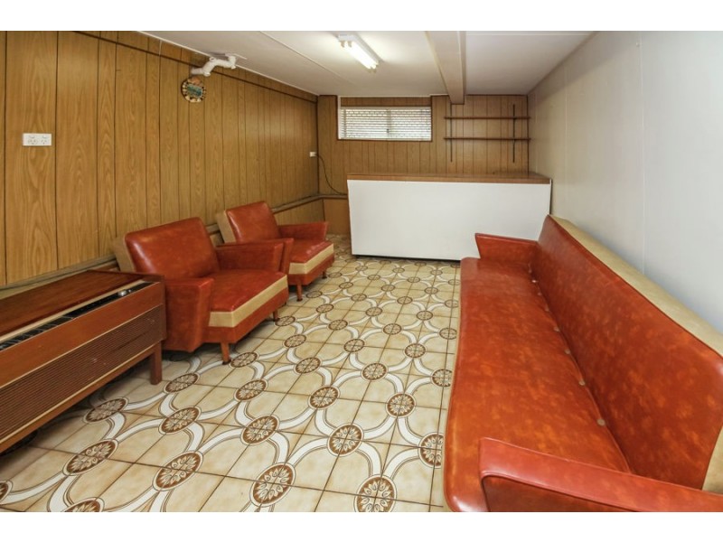 214 Broadwater Road, Mansfield QLD 4122