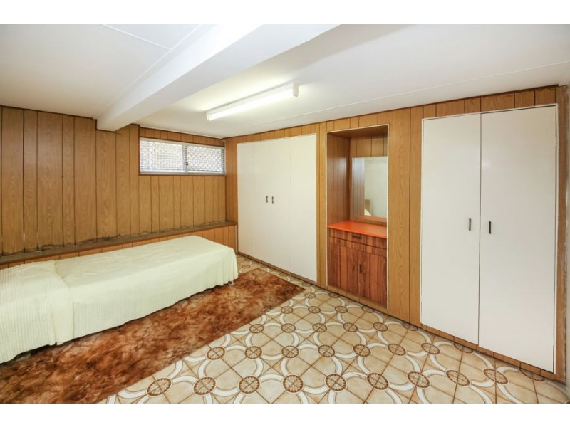 214 Broadwater Road, Mansfield QLD 4122