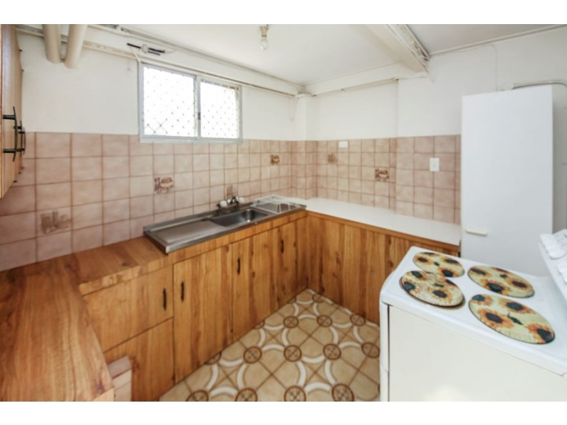 214 Broadwater Road, Mansfield QLD 4122