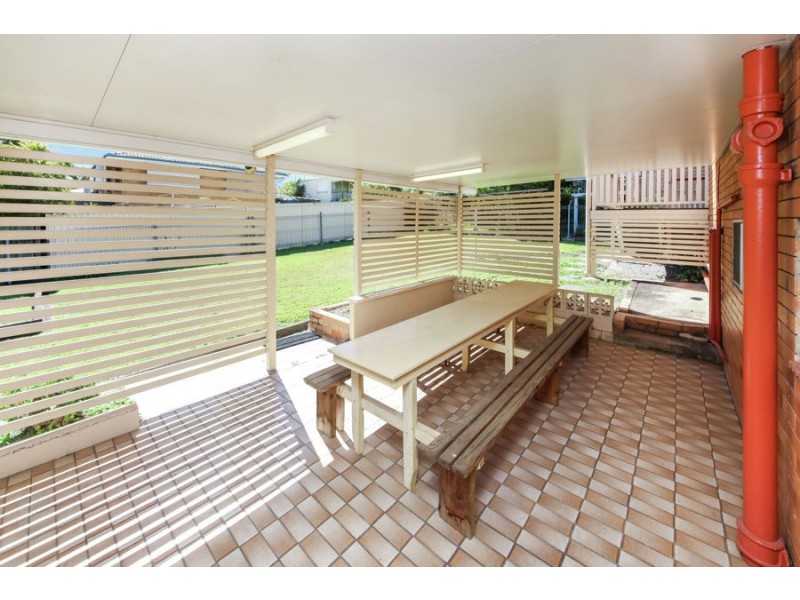 214 Broadwater Road, Mansfield QLD 4122