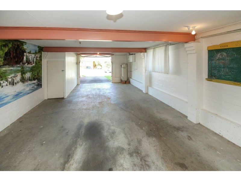 214 Broadwater Road, Mansfield QLD 4122