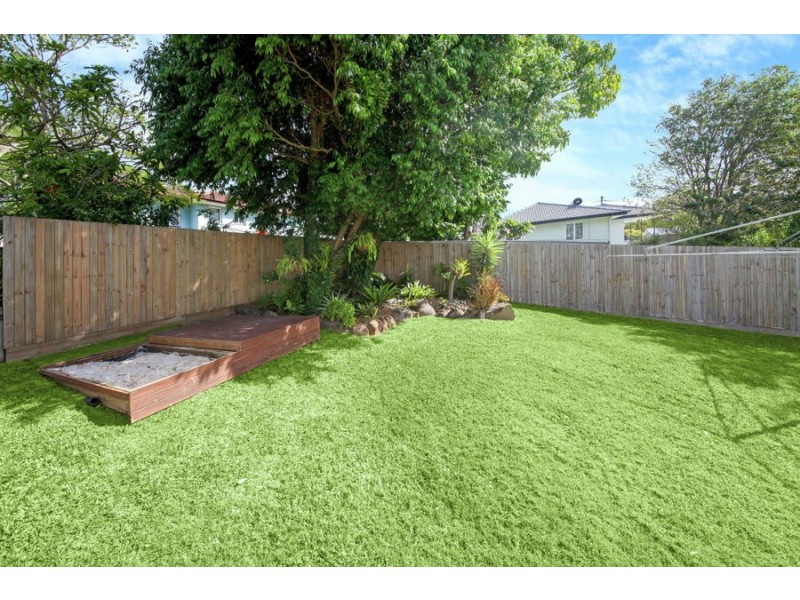 49 Luprena Street, Mansfield QLD 4122