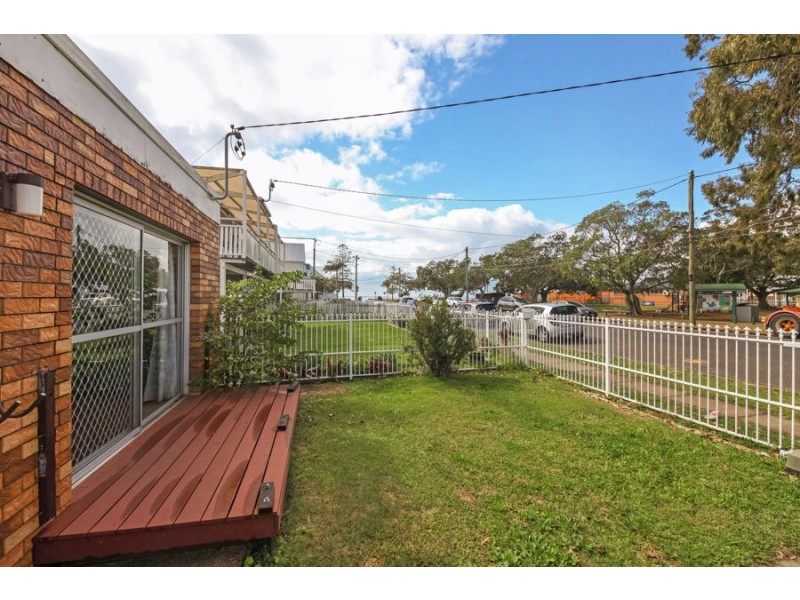 13 Glenora Street, Wynnum QLD 4178