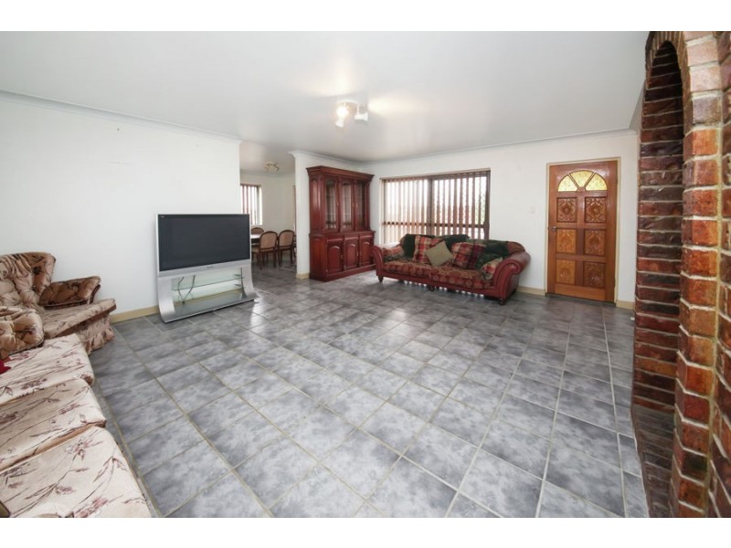 10 Laconia Street, Mansfield QLD 4122