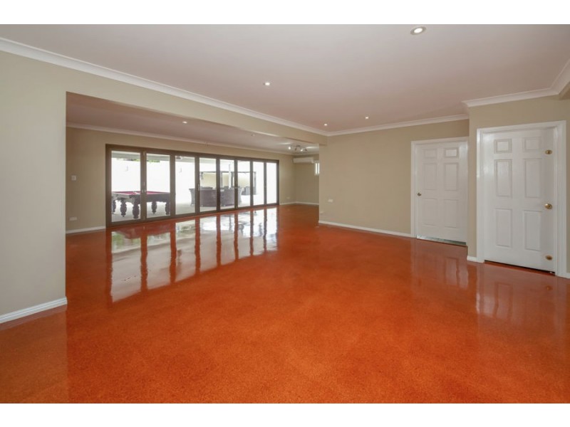 20 St Andrew Place, Wishart QLD 4122