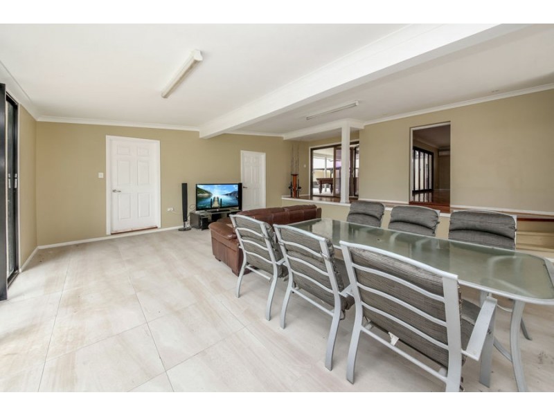 20 St Andrew Place, Wishart QLD 4122