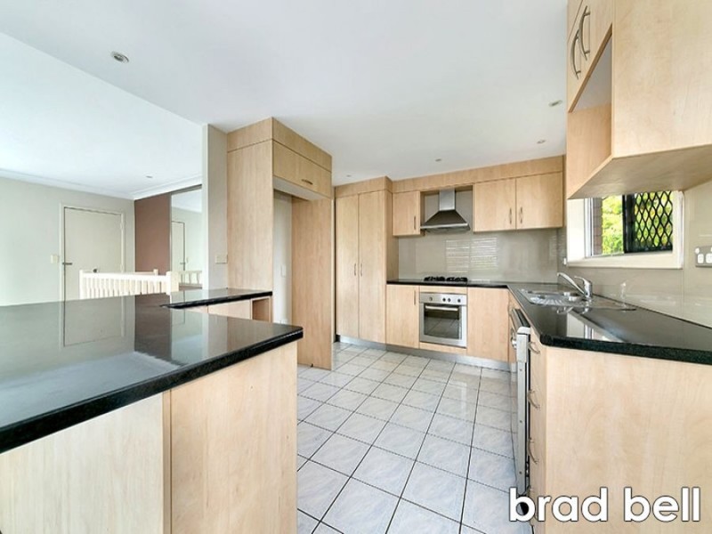 38 Dirkala Street, Mansfield QLD 4122